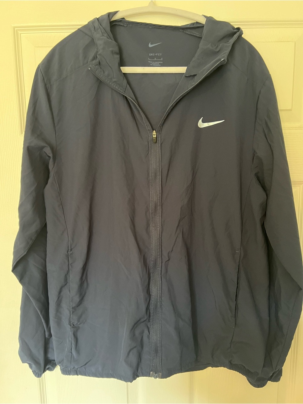 Nike Men's Navy Blue Dri-FIT Lightweight Hooded Jacket